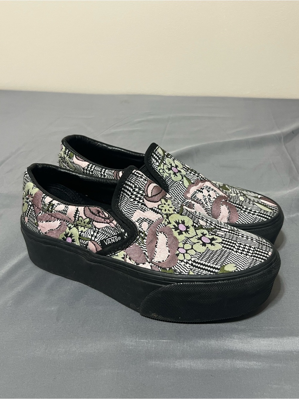 Vans Women's Classic Slip On Stackform Tapestry Floral Platform Shoes Size 5